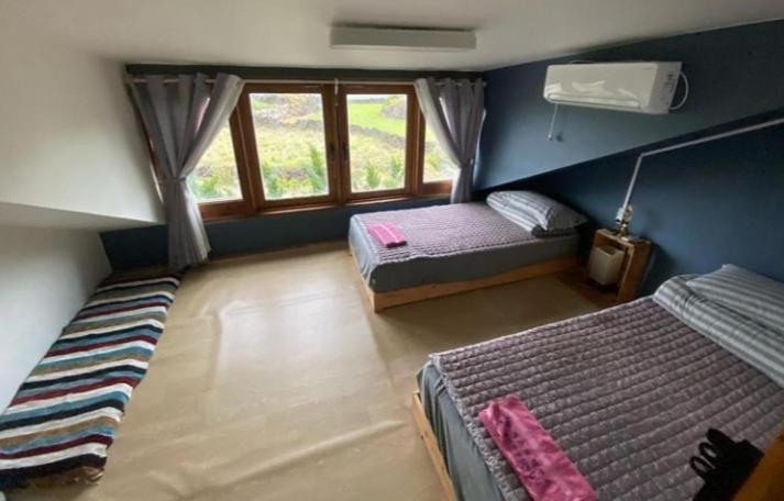 Warang Guesthouse Jeju Esterno foto