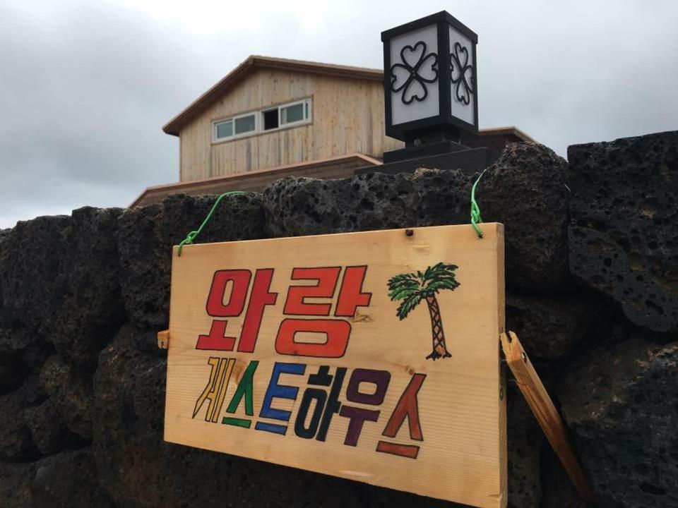 Warang Guesthouse Jeju Esterno foto